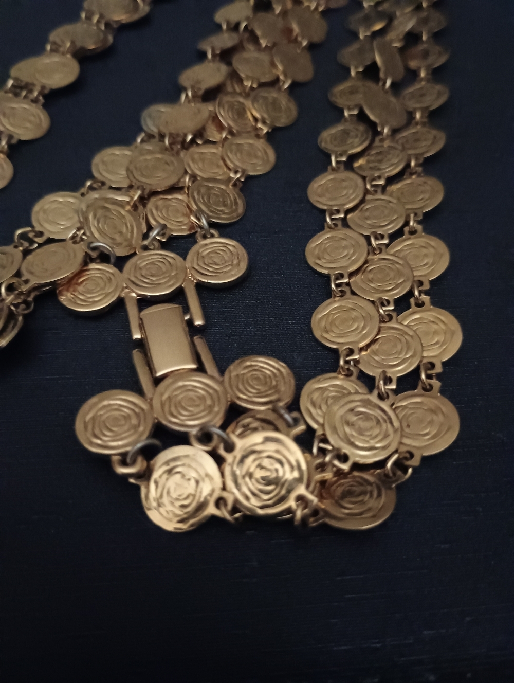 Vintage 36 " Rose  Floral Disc Necklace -  Jewelry By Liz Claiborne